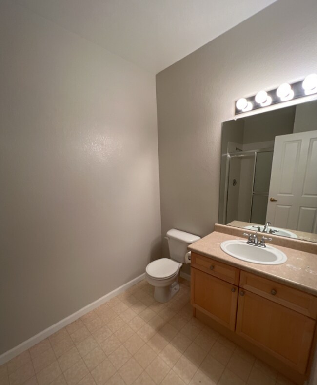 Building Photo - Upper Level Condo Near Cherry Creek State ...