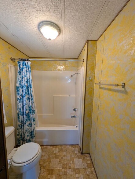 Building Photo - 26108 Fountain Palm Dr