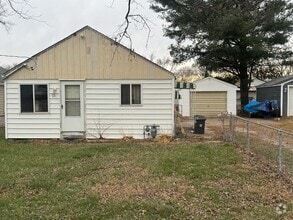 Building Photo - 2 Bedroom / 2 Bathroom house in Peoria wit...