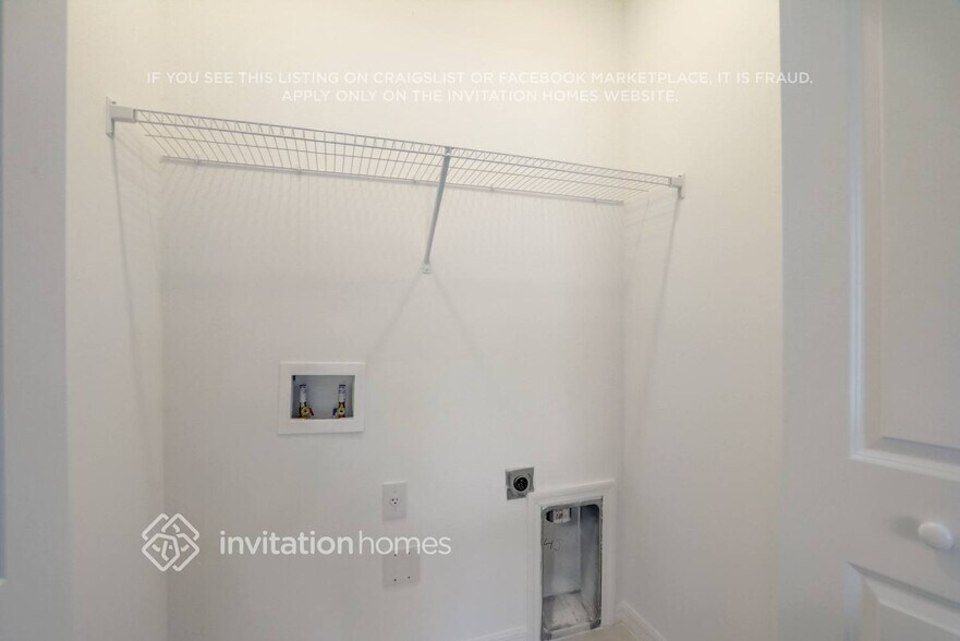 Building Photo - 1885 E Landings Wy