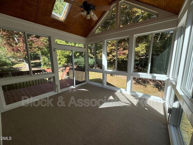 Building Photo - 111 Ayelsford Dr