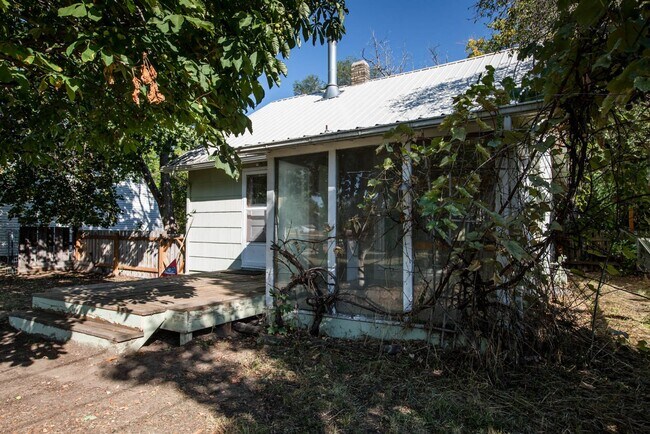 Building Photo - Great 1 bed, 1 bath home