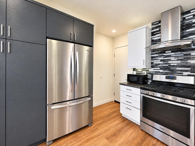 Building Photo - 72477 Rolling Knoll Dr