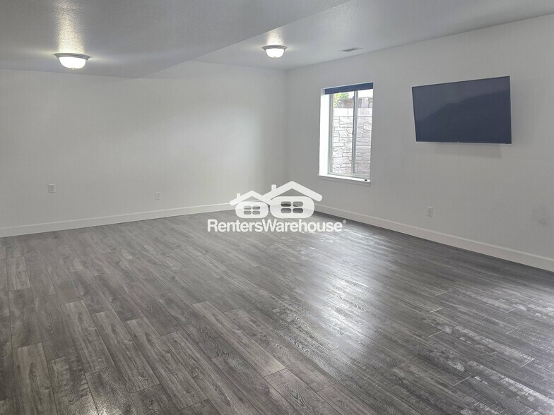 Building Photo - 11823 Barrentine Lp