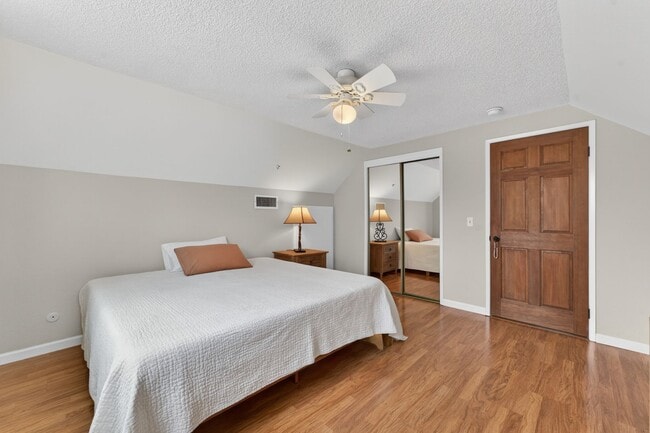 Building Photo - 420 Colusa Pl