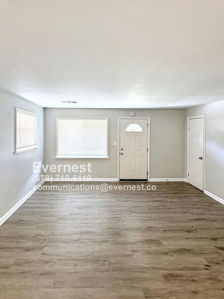 Building Photo - 4402 Davana Dr
