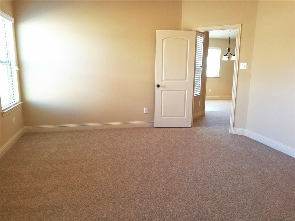 Building Photo - 638 Teakwood Dr