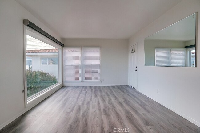 Building Photo - 1453 Silvius Ave