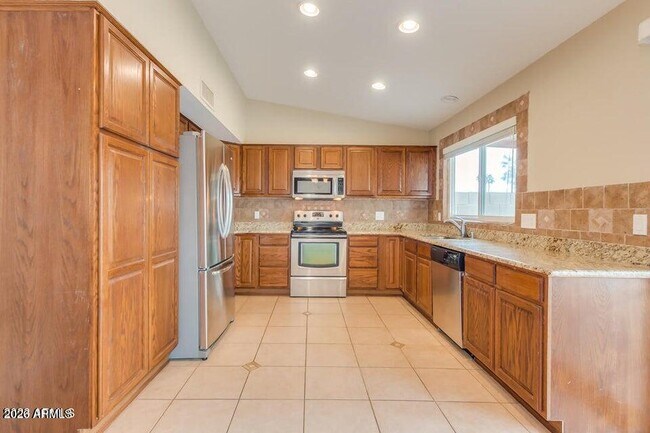 Building Photo - 6808 E Sandra Terrace