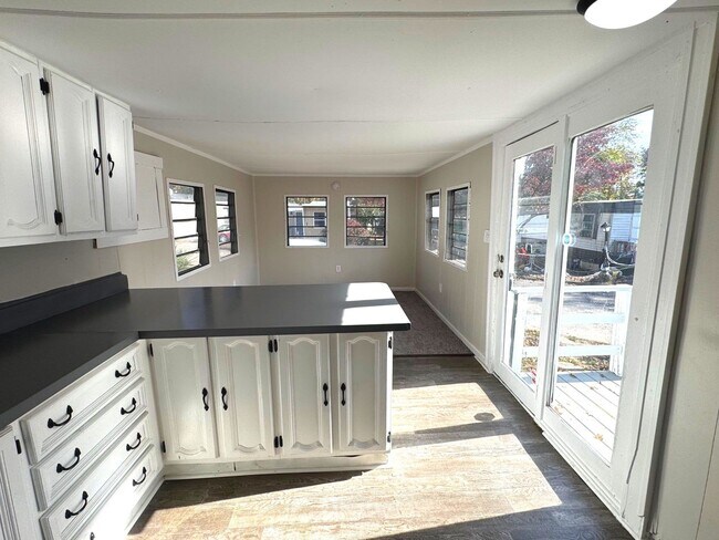 Building Photo - Renovated Two Bedroom Mobile Home