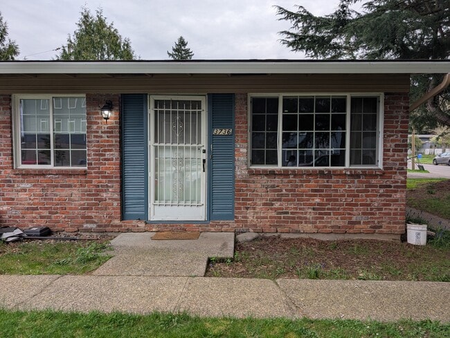 Building Photo - 3736 SE 165th Ave