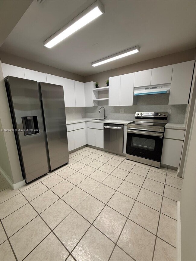 Building Photo - 19433 SW 103rd Ct