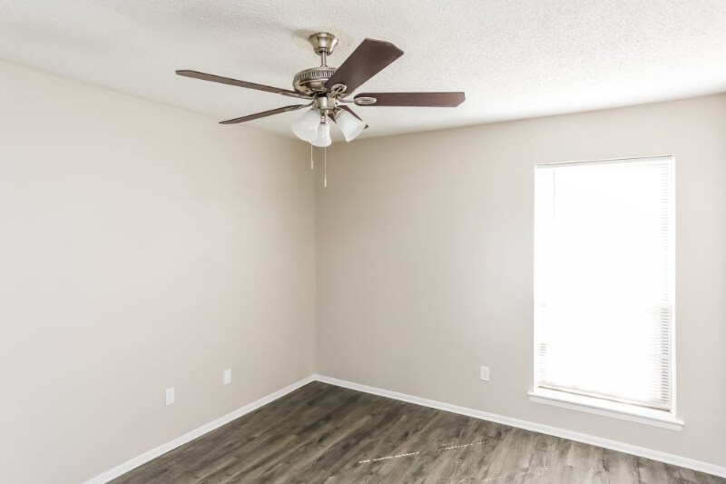 Building Photo - 2626 Princeton Dr