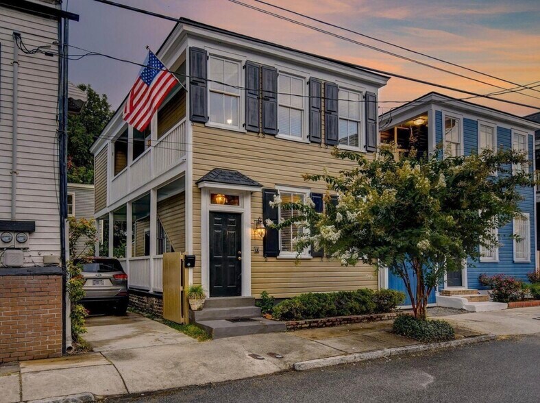 Building Photo - 34 Amherst St