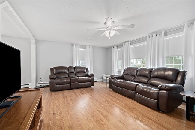 Building Photo - 38 Roosevelt St