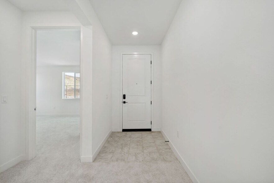 Building Photo - 18191 Crow Cir