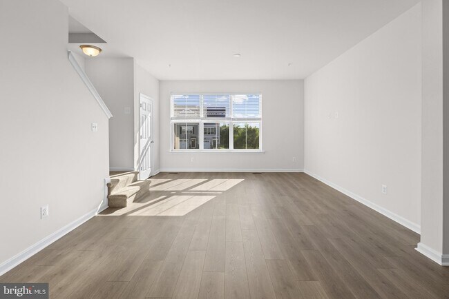 Building Photo - 377 Tumblers Wy