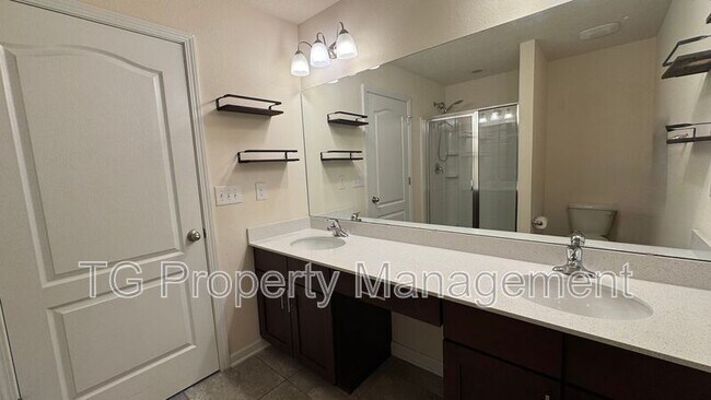 Building Photo - 24 Bush Pl