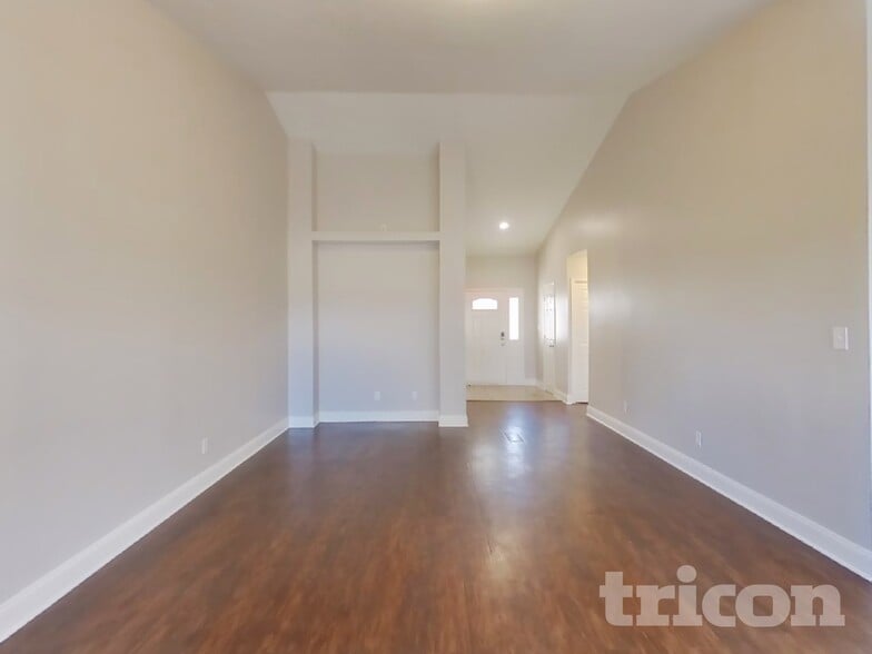 Building Photo - 20131 Marie Ct