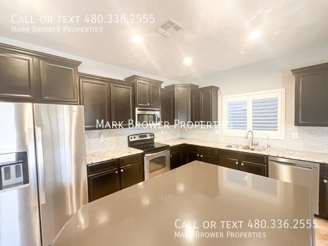 Building Photo - 724 W Dragon Tree Ave