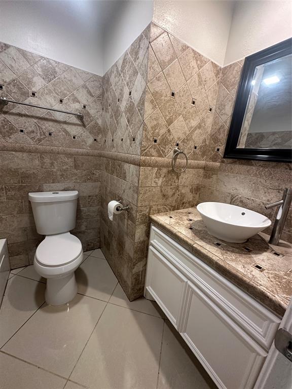 Building Photo - 1307 Rim Rock Dr