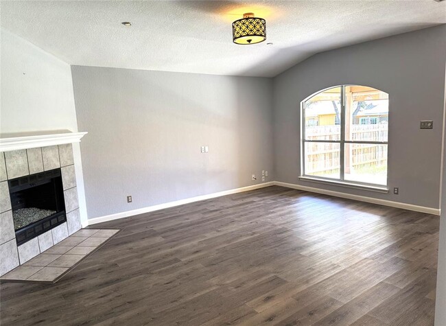 Building Photo - 5019 Cleves St