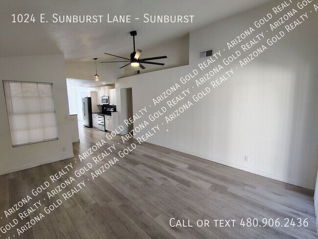 Building Photo - 1024 E Sunburst Ln