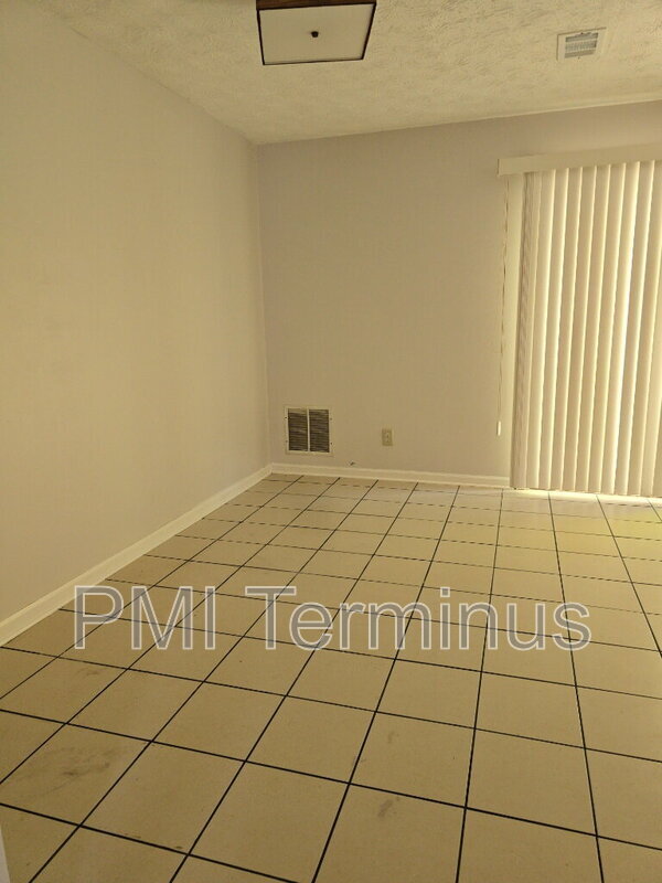 Building Photo - 5227 Ridge Forest Dr