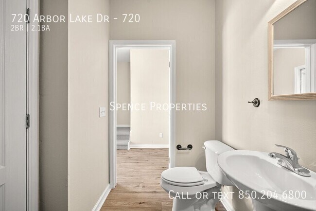 Building Photo - 720 Arbor Lake Dr