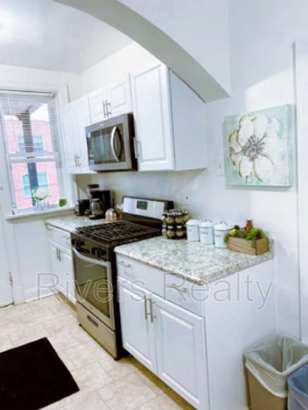 Building Photo - 6649 Berthold Ave