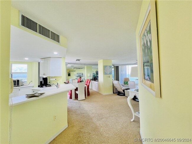 Building Photo - 5051 N Hwy A1A