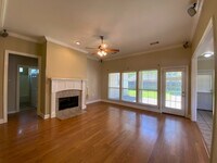 Building Photo - 3 Bed, 2 Bath in Worthington Lake