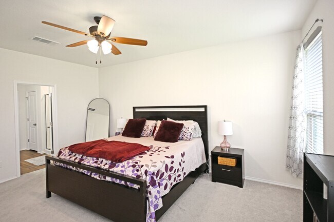 Building Photo - 138 Buttercup Bnd