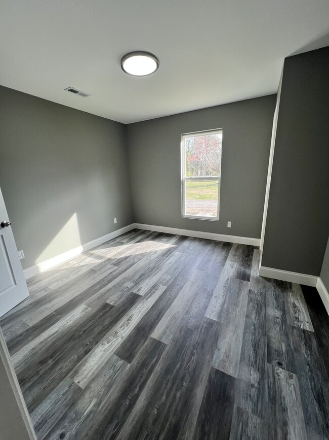 Building Photo - 1100 Tunnel Blvd