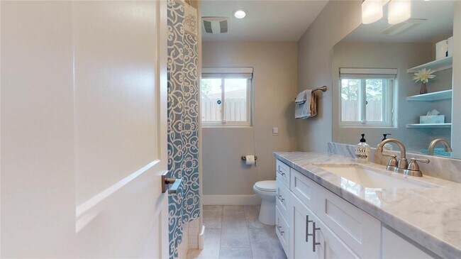 Building Photo - 3011 Larknolls Ln