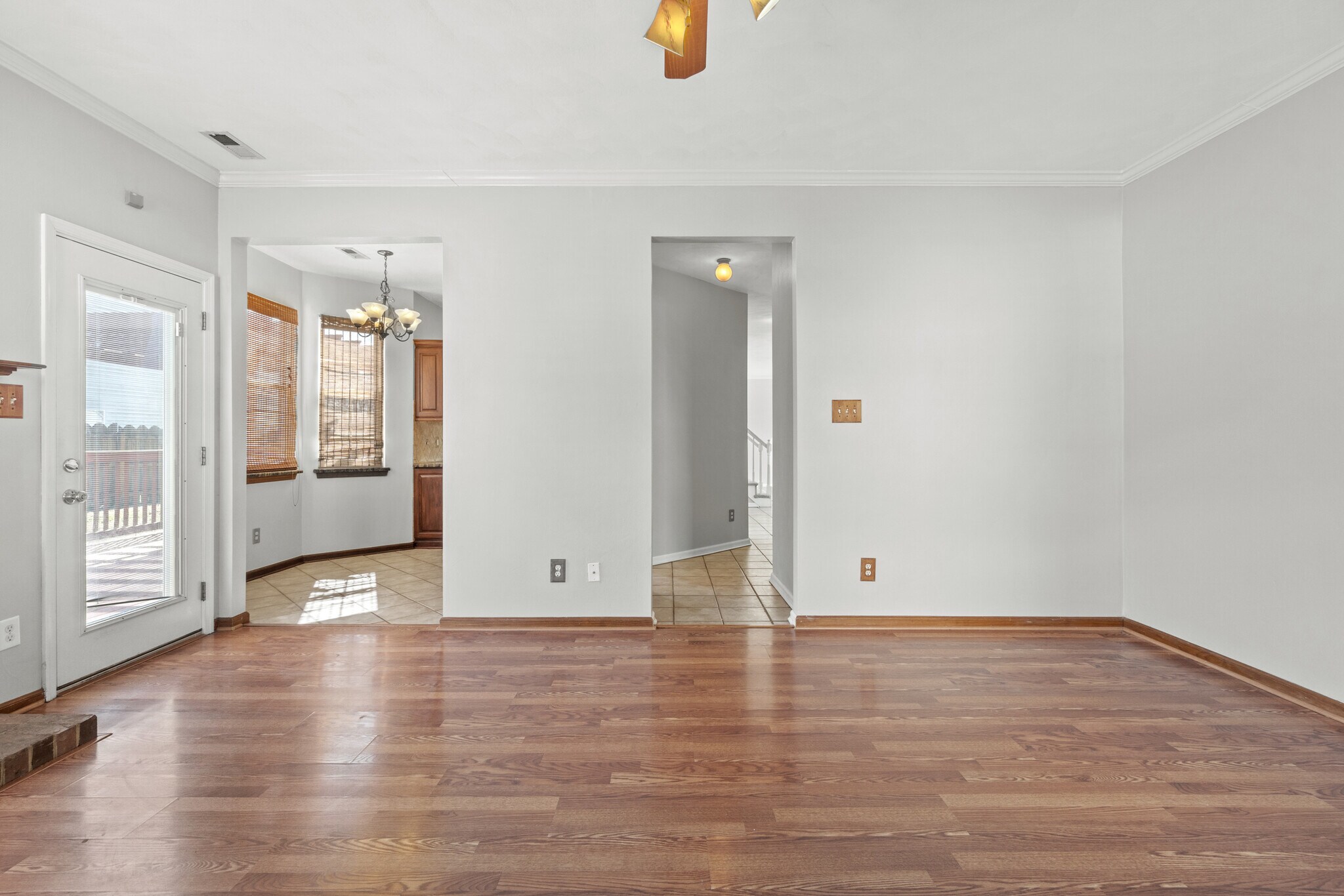 Building Photo - 305 Hidden Falls Ct