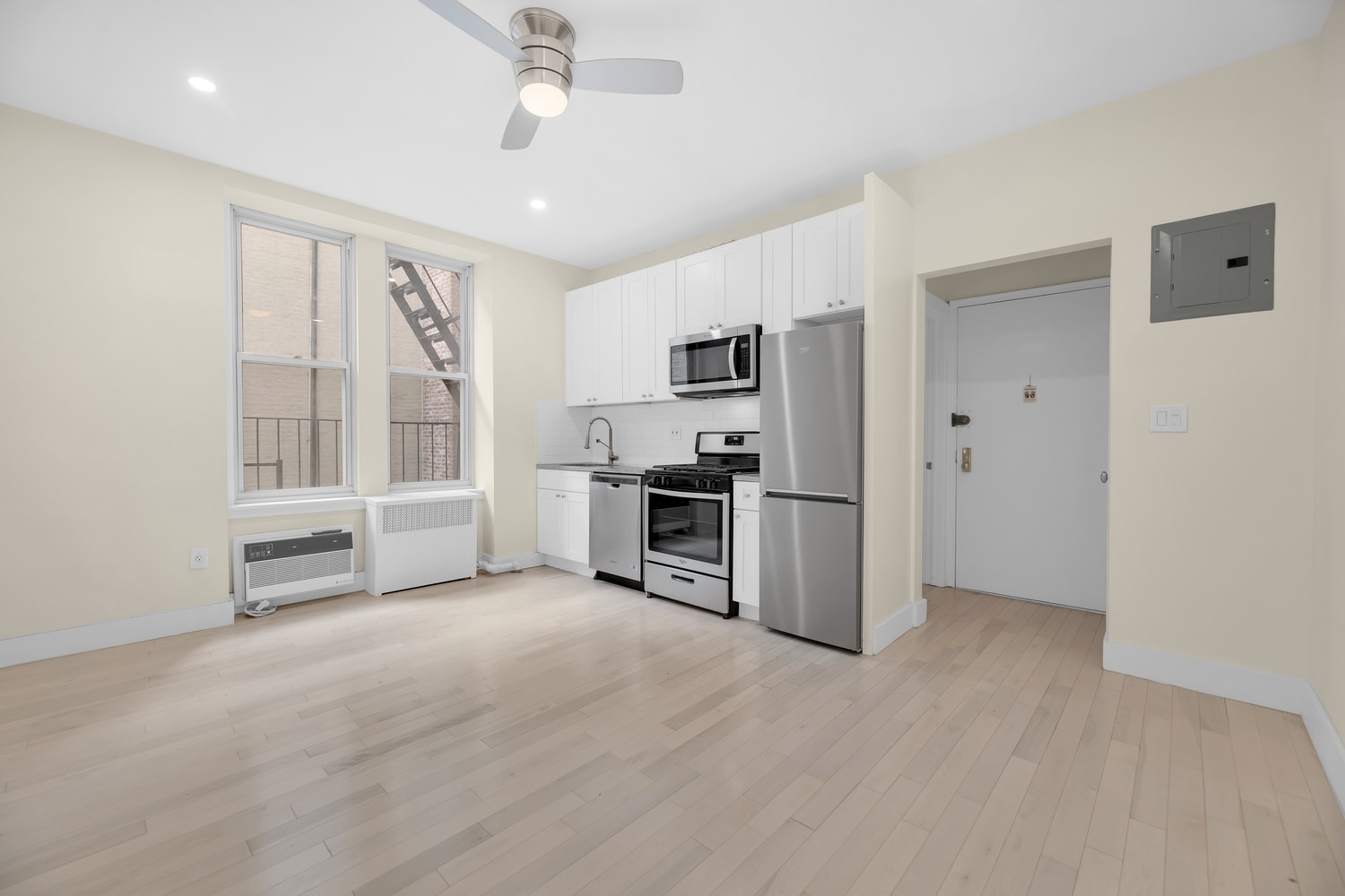 Building Photo - 11 Schermerhorn St