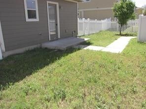 Building Photo - 504 Rolling Oak Dr