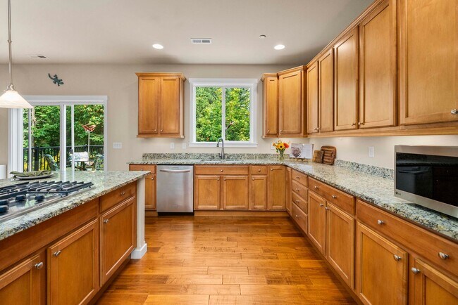 Building Photo - 2030 Nelson St