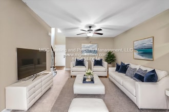 Building Photo - Foxridge Townhome - Limited Time Special: ...