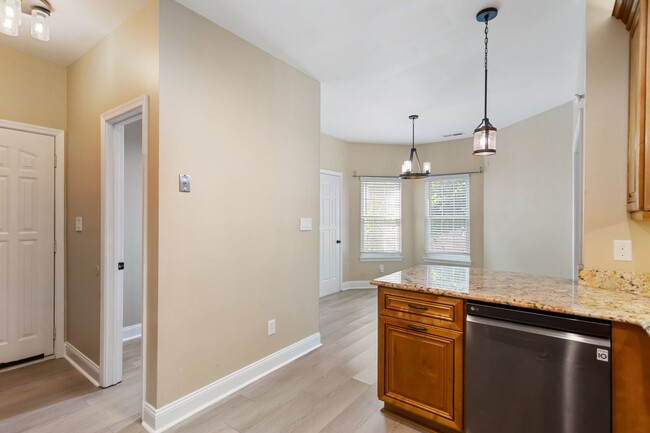 Building Photo - Spacious Kiln Creek Home with Smart Tech, ...