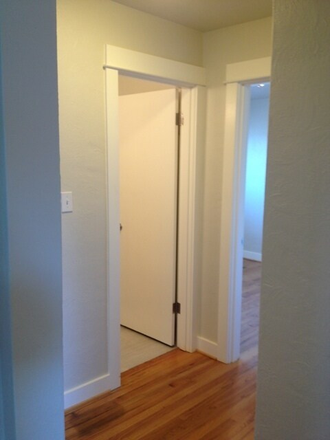 Building Photo - Remodeled Spacious University Park Portsmo...