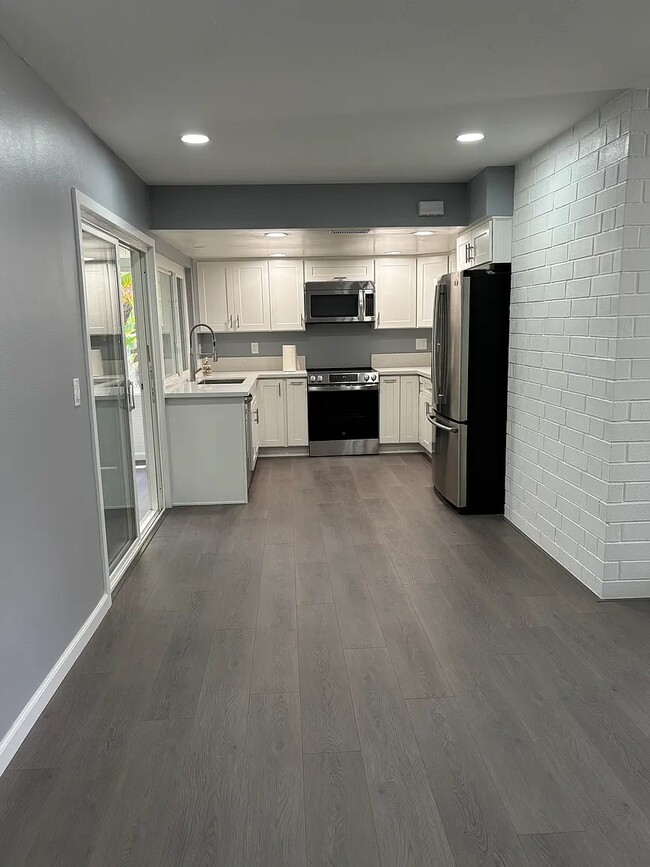 Building Photo - 1179 Lynhurst Way
