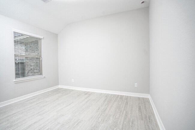 Building Photo - 2230 Falcon Brook Dr