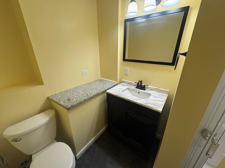 Bathroom - 950 Wyoming Ave