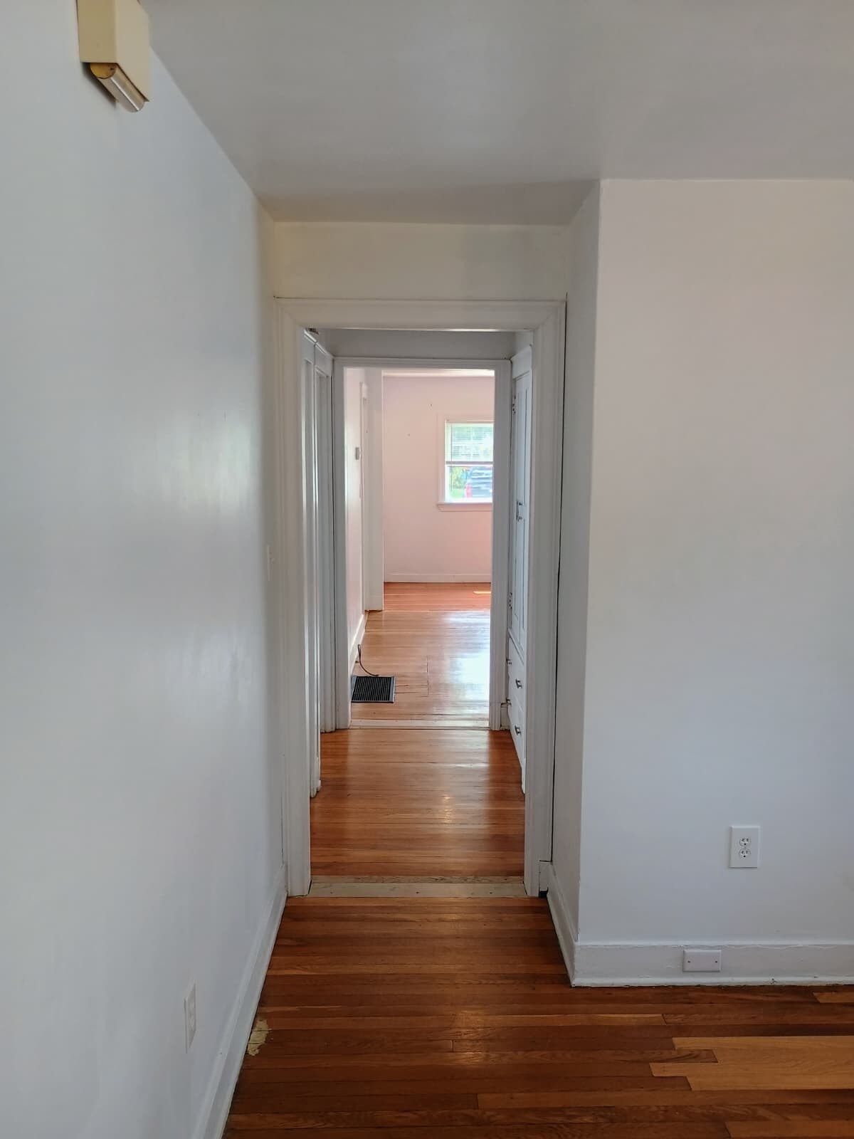 Building Photo - 46 Lawn Ave