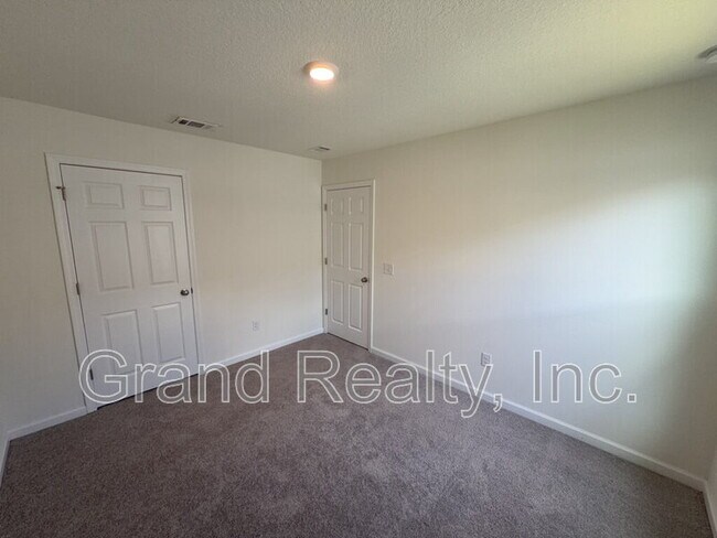 Building Photo - 4316 Jitterbug St