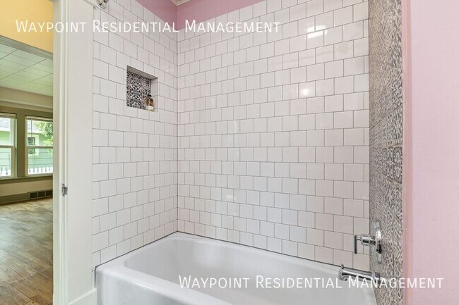 Building Photo - 1516 N 21st St