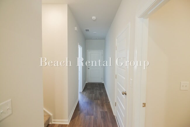 Building Photo - Gorgeous End Unit in Myrtle Beach