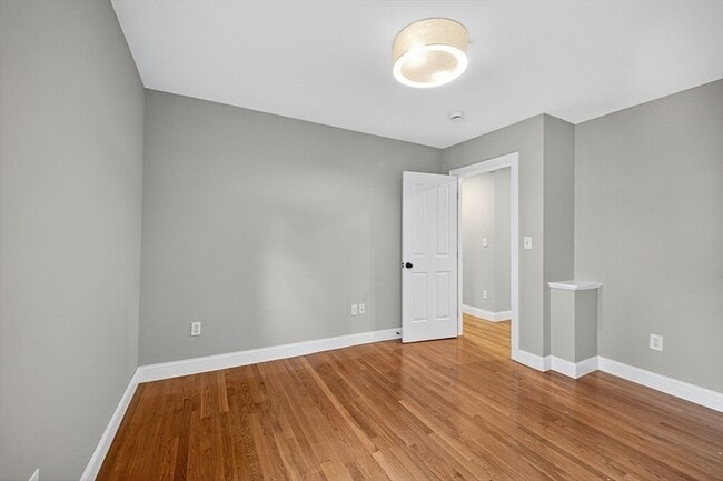 Building Photo - 28 Webster St